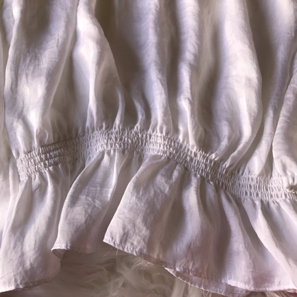 Michael Kors blouse 🤍✨ - Picture 3 of 4